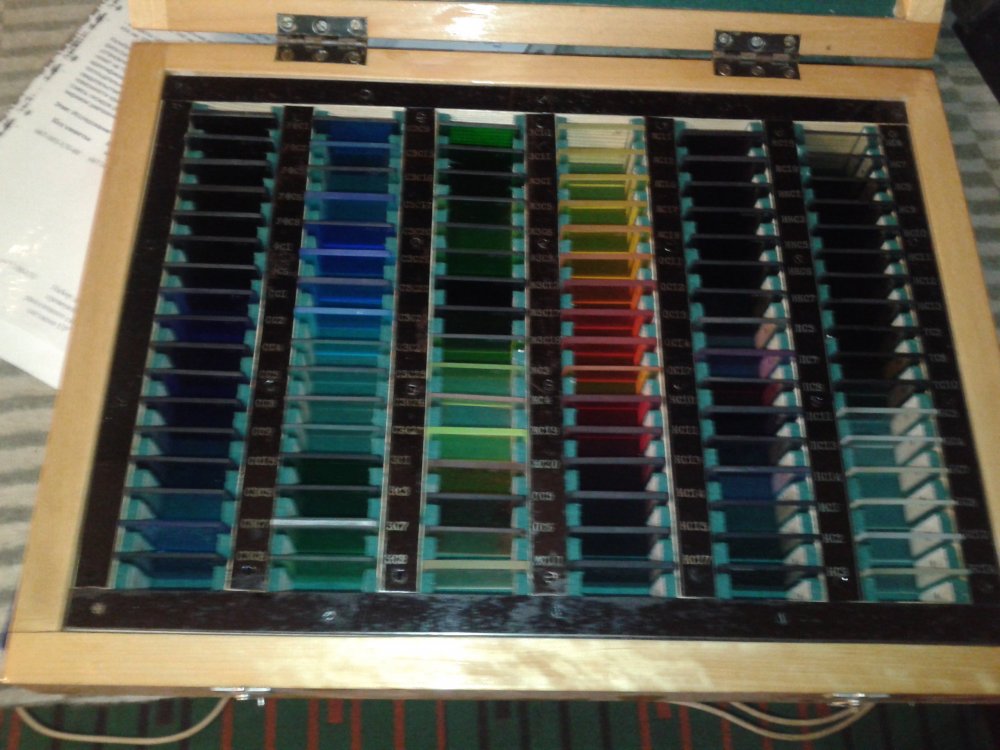 Набор образцов оптического цветного стекла, большой .jpg